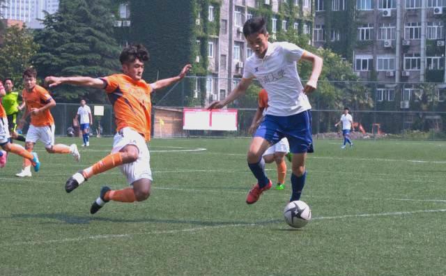 雷火电竞app-国内足球联赛激烈对决，各队形势微妙的简单介绍