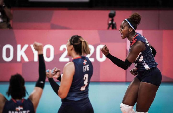 关于韩国女排豪取八连胜，稳坐榜首的信息