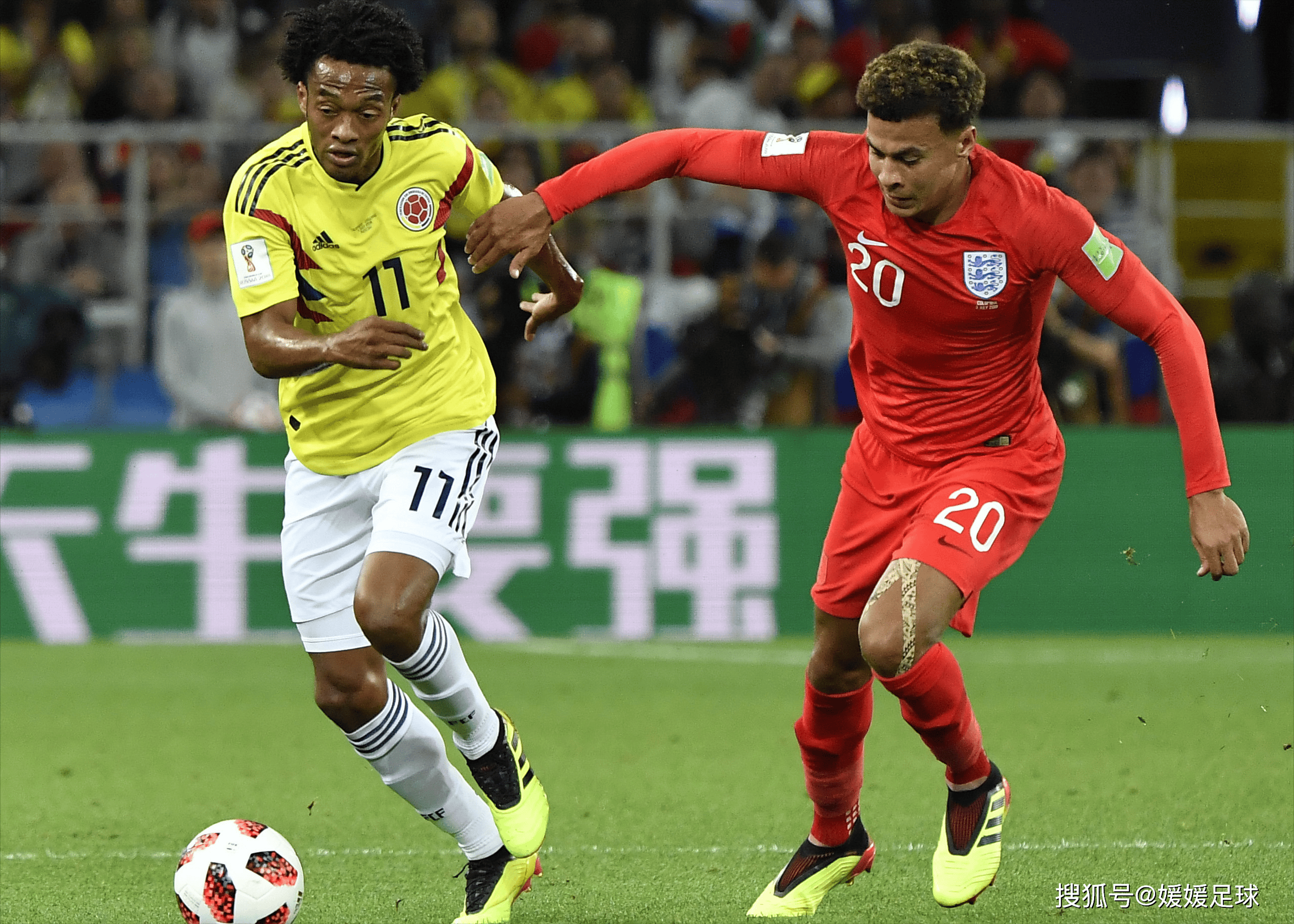 足球赛事呈现激动人心的场面