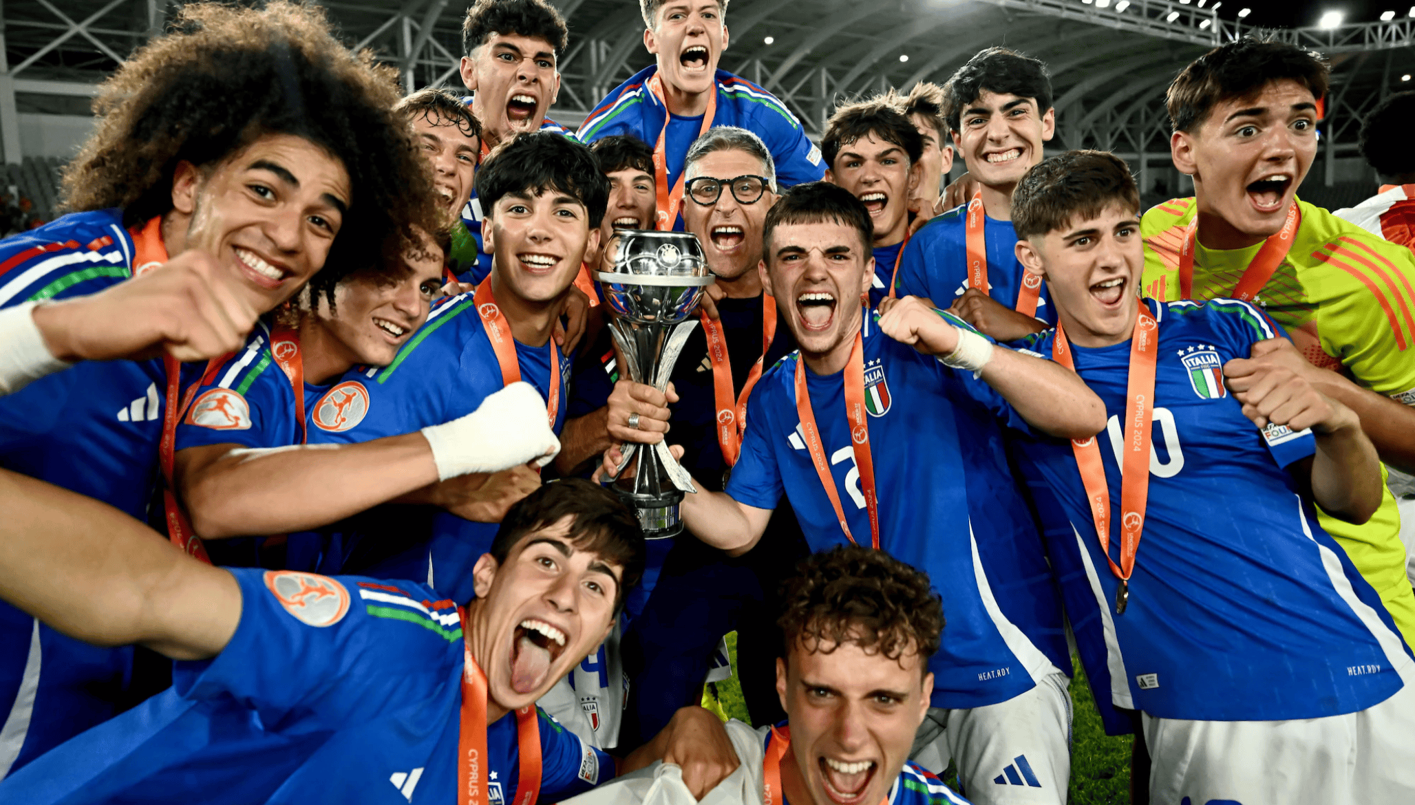 意大利队在比赛中展现出无可阻挡的力量