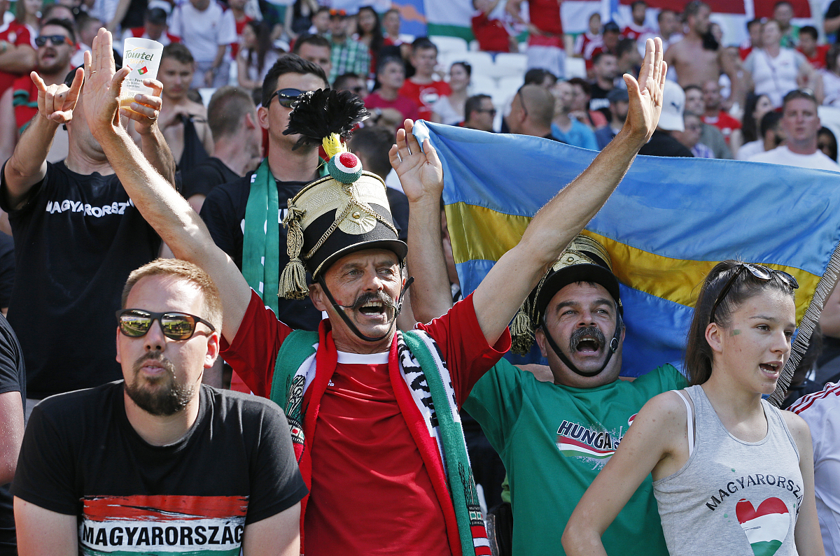 赛场上出现了一场意外胜利引发球迷热议