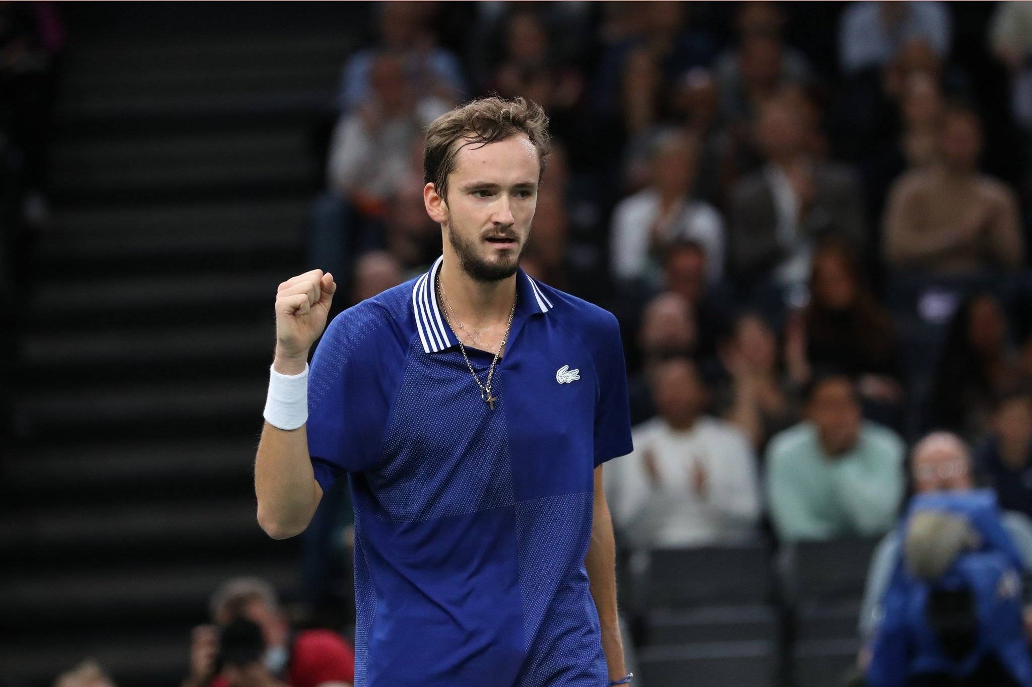 雷火电竞入驻-联合杯险胜ATP总决赛，梅德韦杰夫扛起全队